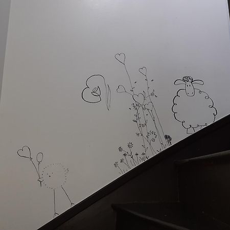 L'Artistique, 4 Lits, 2 Chambres, Stationnement Gratuit, Spacieux, Atypique Amiens Exterior foto